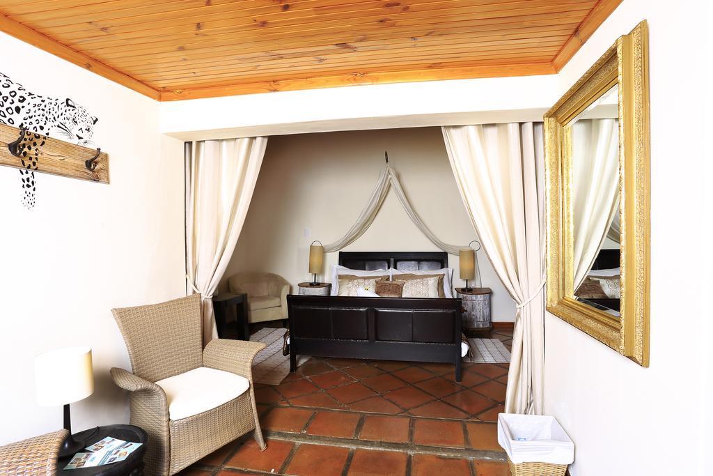 סטלנבוש Orange-Ville Lodge & Guesthouse מראה חיצוני תמונה